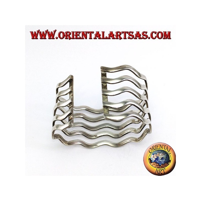 Bracelet rigide en argent avec cinq bandes ondulées