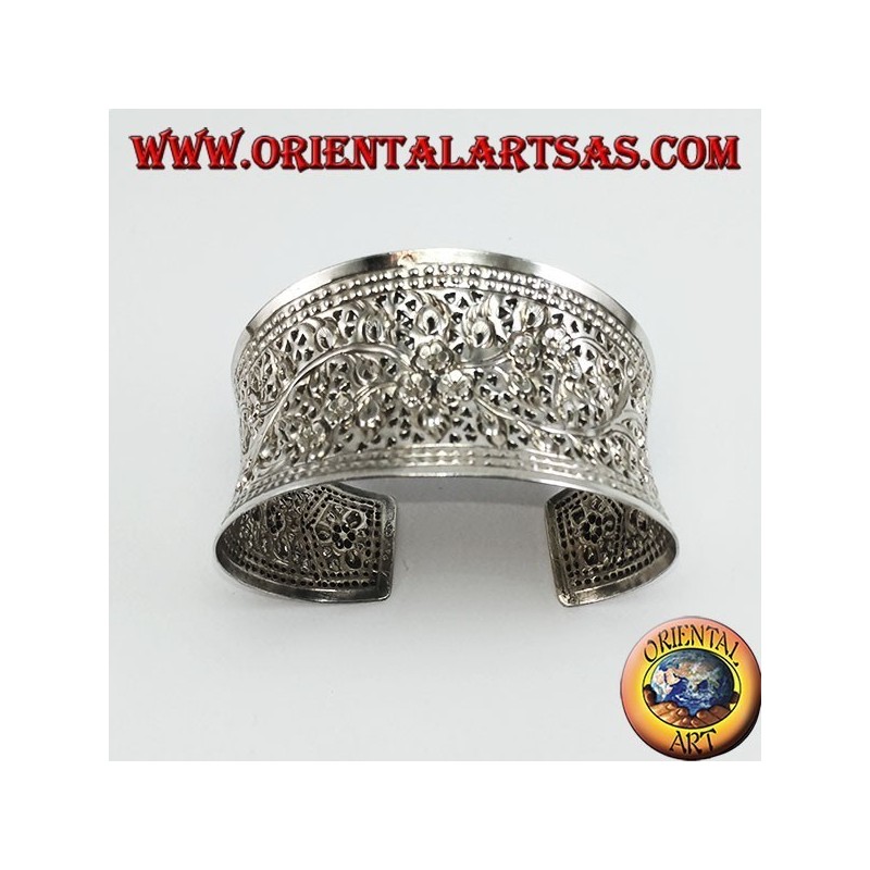 Bracelet large en argent, ciselé à la main avec des motifs floraux (concave)