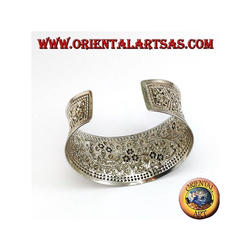 Bracciale in argento largo, cesellato a mano con motivi floreali (concavo)