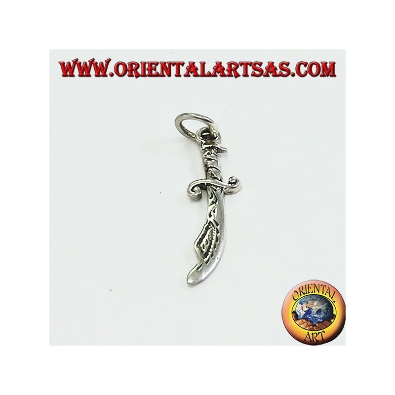 Pendentif en argent en forme de cimeterre (épée arabe typique)