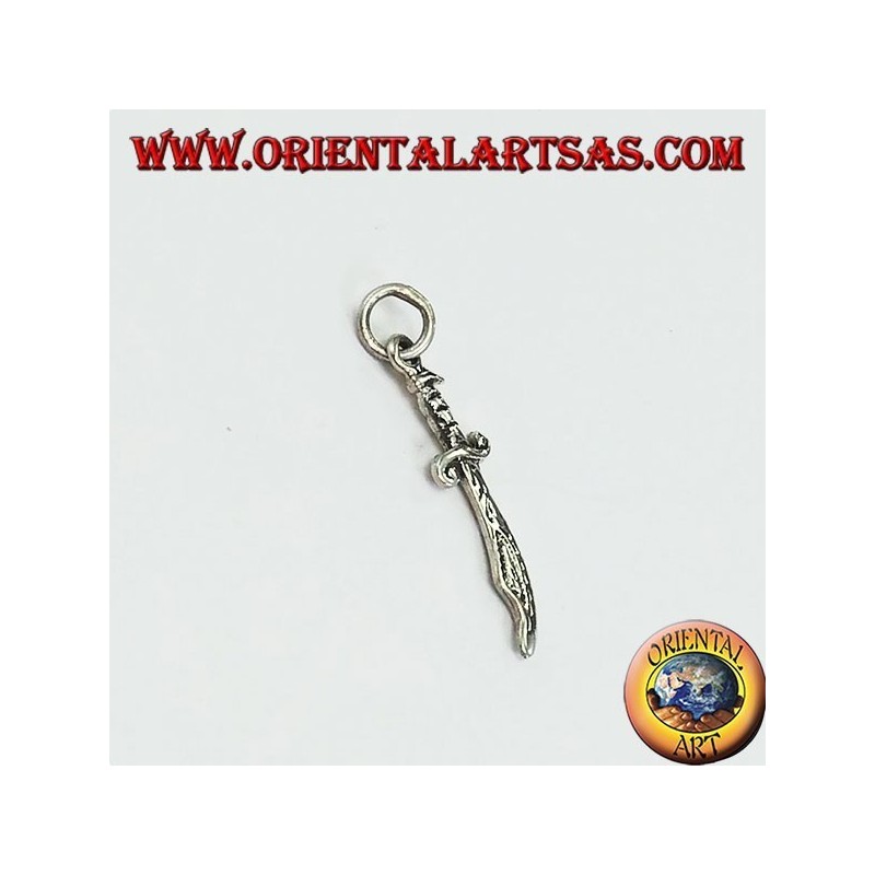 Pendentif en argent en forme de cimeterre (épée arabe typique)
