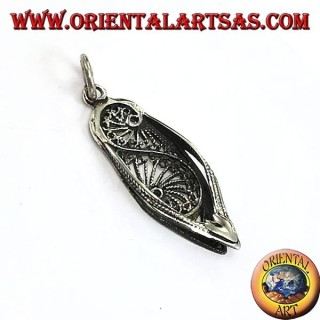 Pendentif en argent d'une chaussure indienne typique