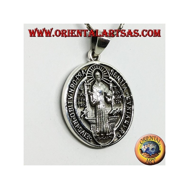 Pendentif en argent Médaillon de saint Benoît