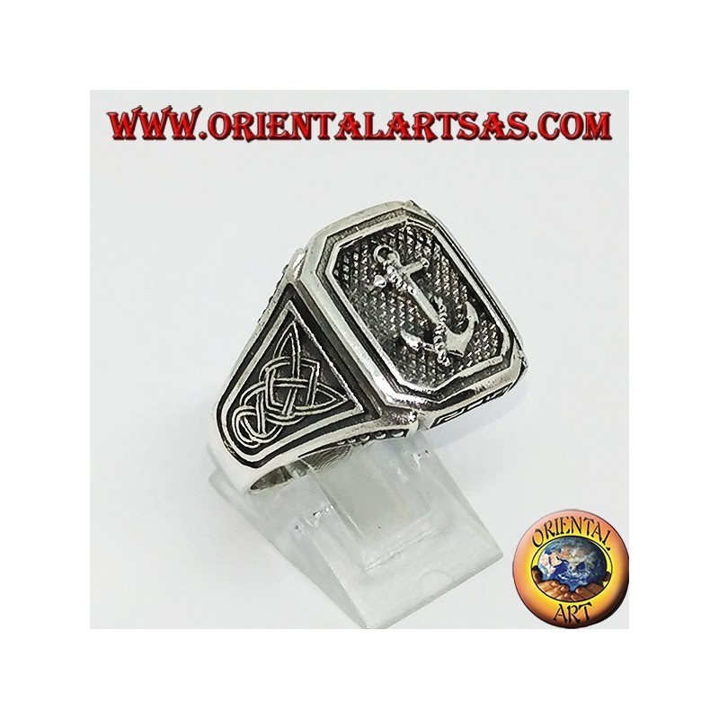 Anillo de plata con ancla con nudo celta