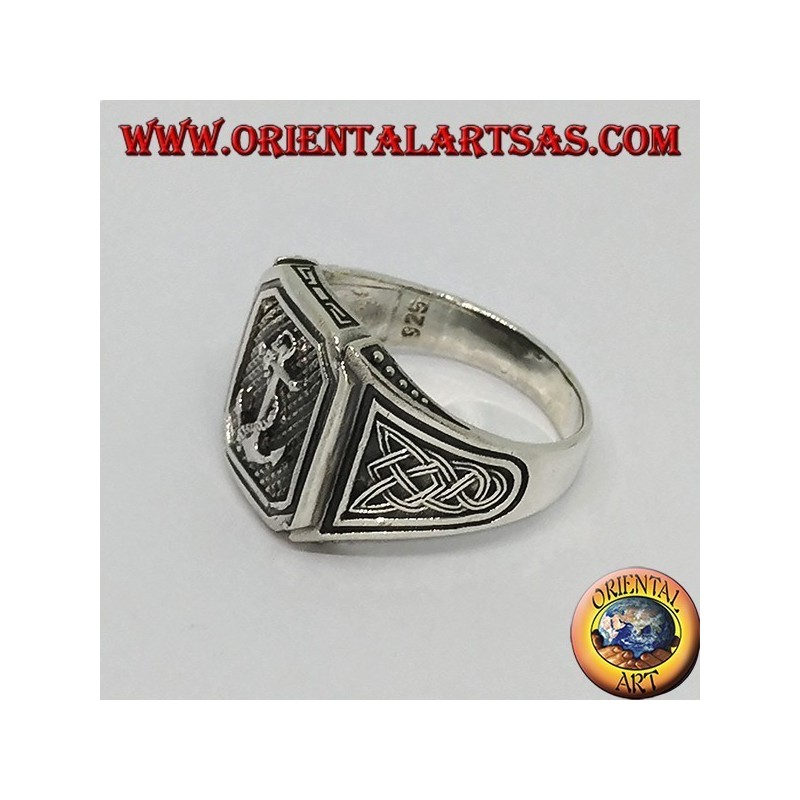 Anillo de plata con ancla con nudo celta