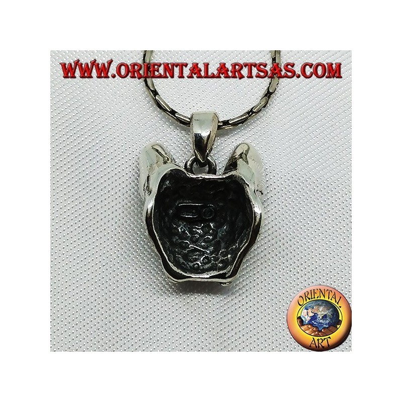 Pendentif en argent, tête de bouledogue