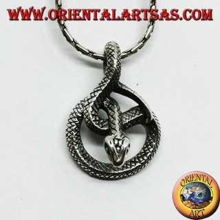 Pendant in silver, knotted snake