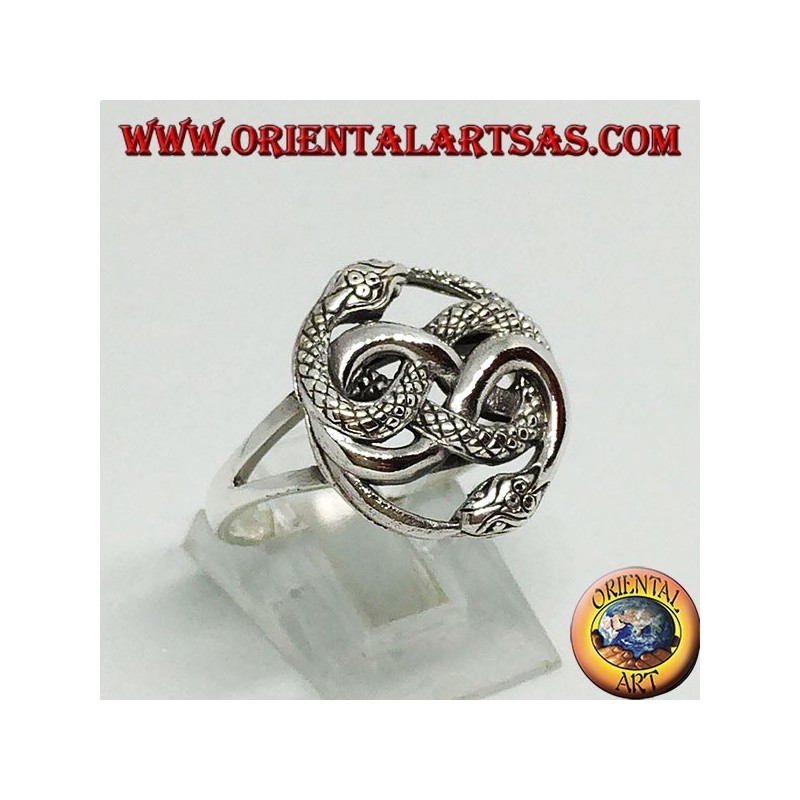 Bague en argent avec talisman auryn