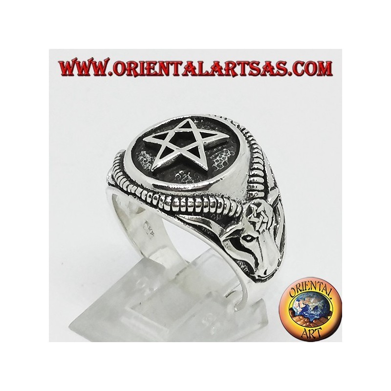 Anillo de plata con pentáculo y Bafometto (el frijol de Mendes)