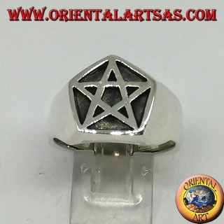 Anillo de plata, sello pentáculo en el Pentágono