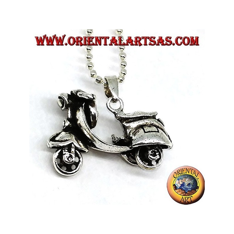 Silberner Anhänger der legendären Vespa