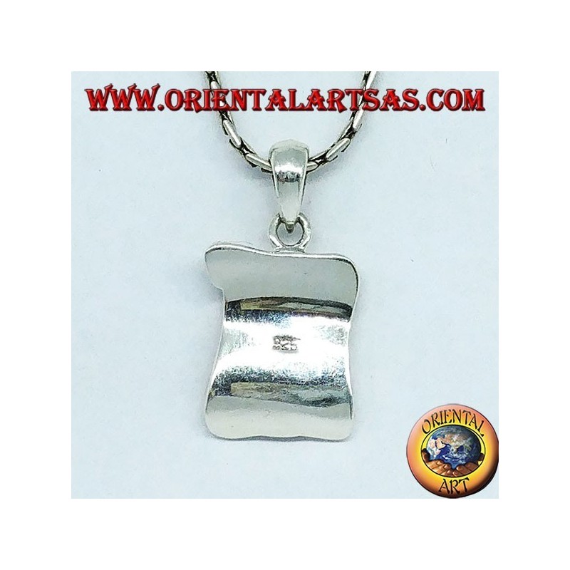 Pendentif Etoile de David incrusté sur un parchemin d'argent