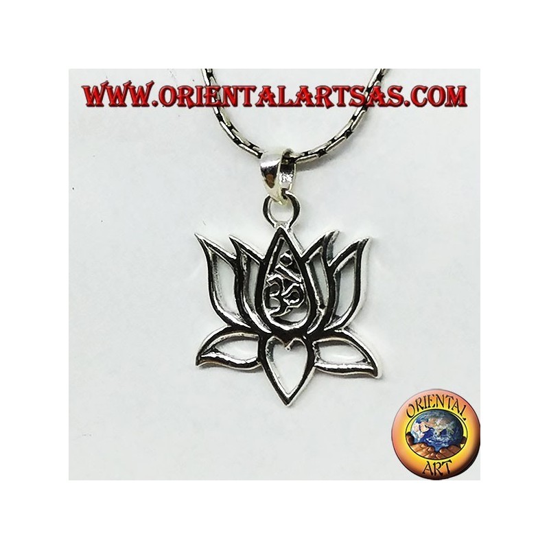 Colgante de plata flor de loto con sagrada silaba central om Aum