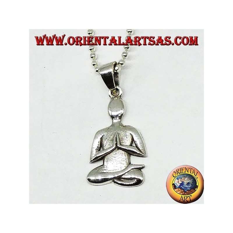 Colgante de plata, meditación en postura Sukhasana.