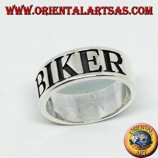 Sortija de plata con grabado de BIKER.