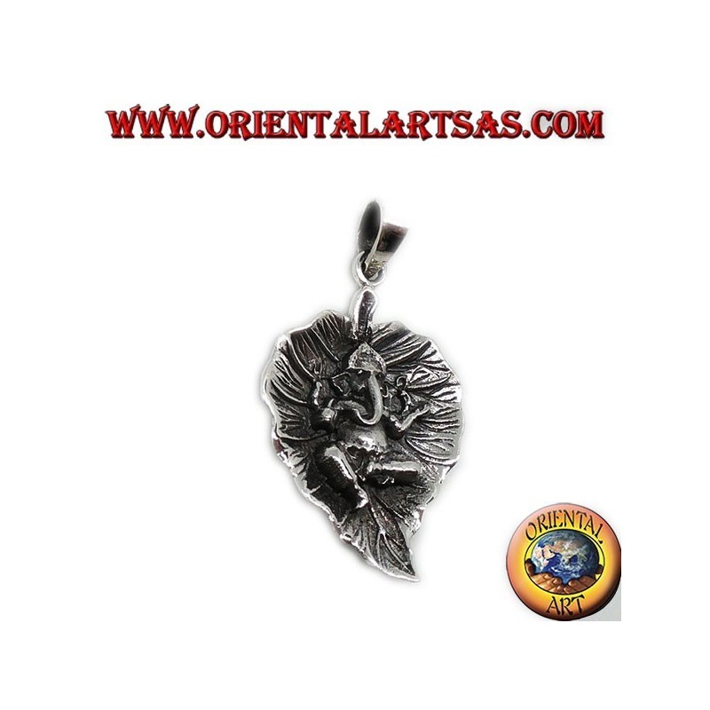 Pendentif en argent, Ganesha sur la feuille