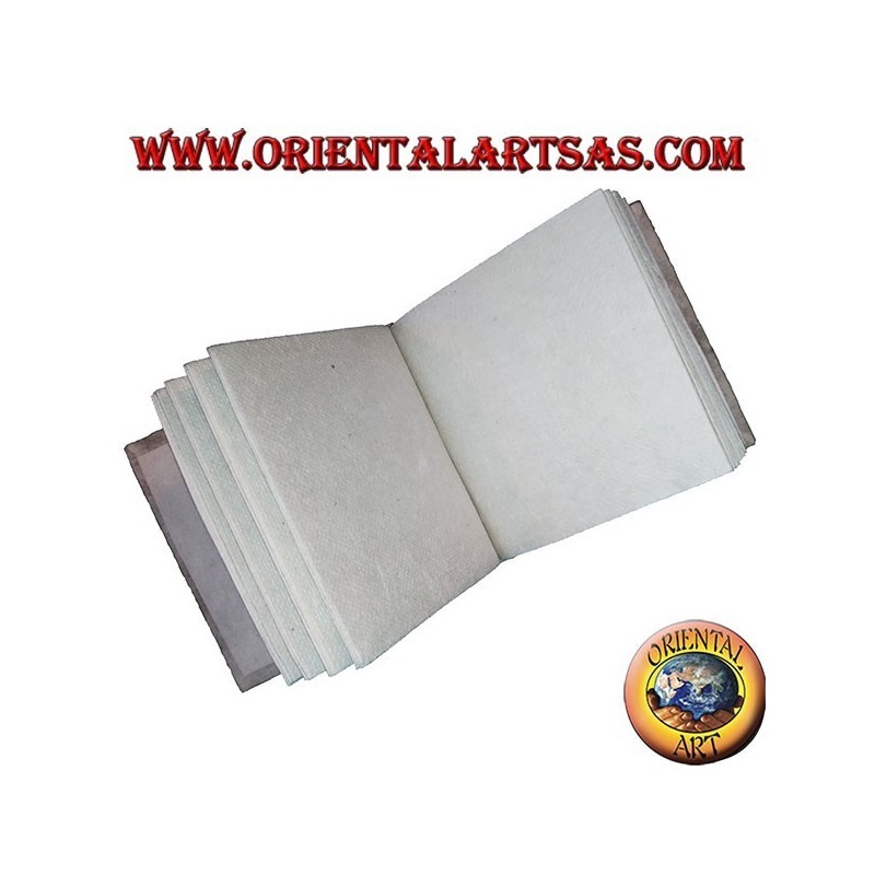 Notizbuch aus Reispapier und Blütenblättern, 10x10 cm