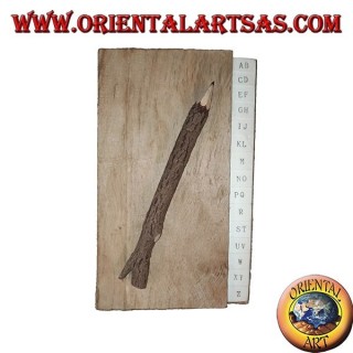 Agenda telefónica en corteza de árbol y letras grandes con lápiz, 21 cm.