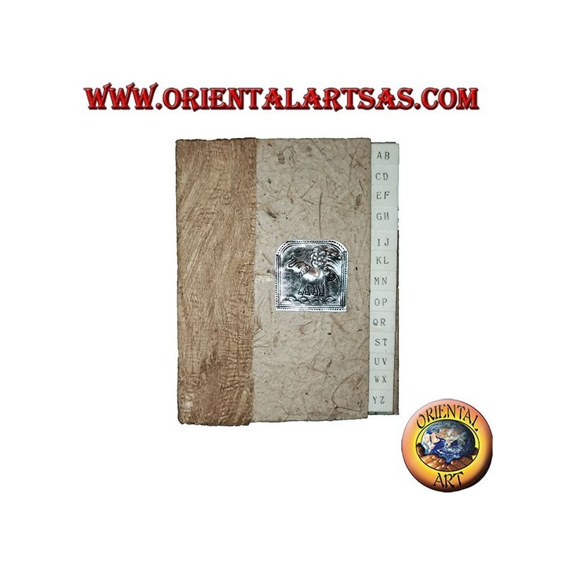 Agenda telefónica en corteza de árbol y placa con elefante y árbol, 14 cm.