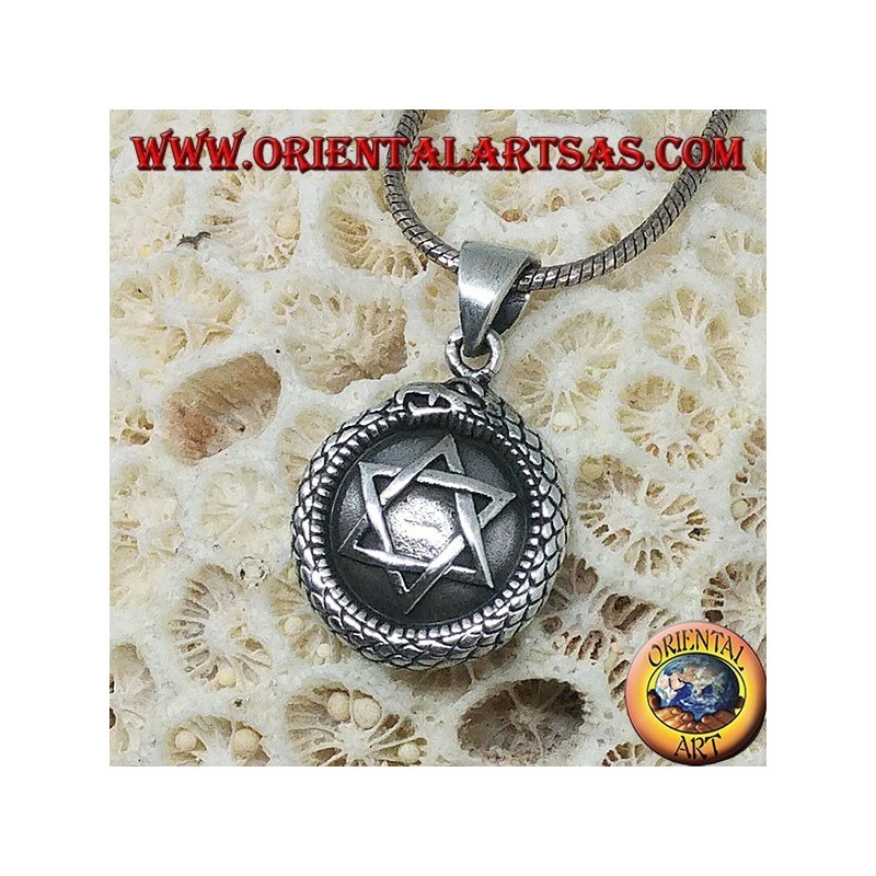 Colgante de plata, talismán Uroboro Ouroboros con pentáculo en placa