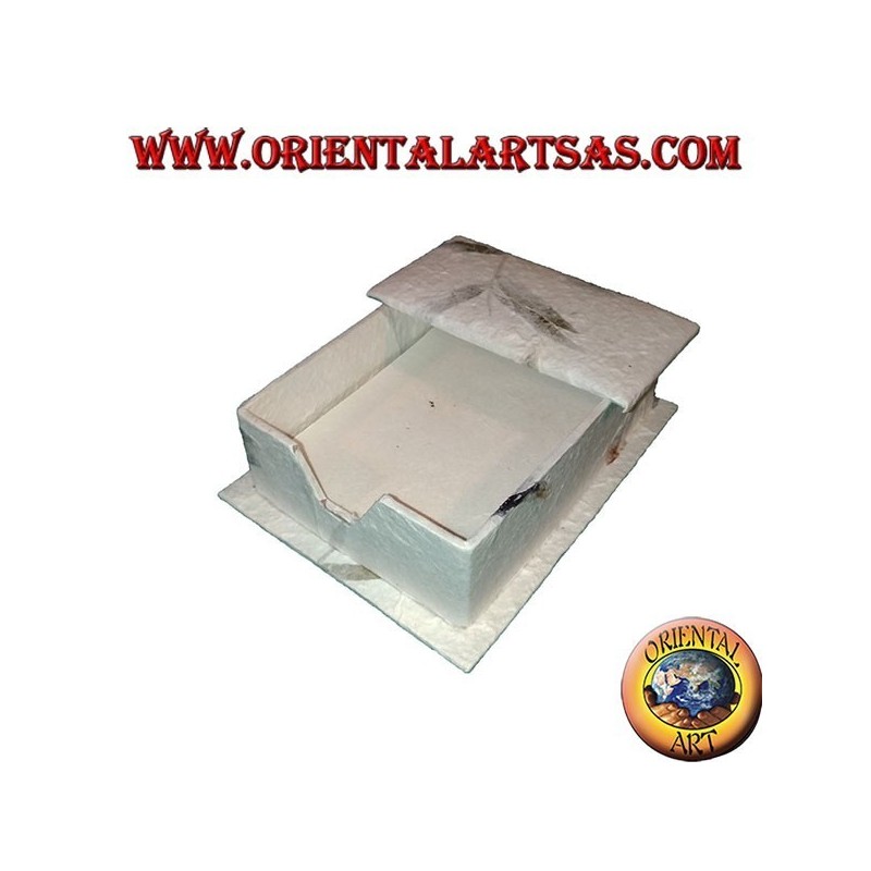 Note card holder in rice paper and flower petals with leaflet