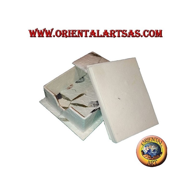 Note card holder in rice paper and flower petals with leaflet