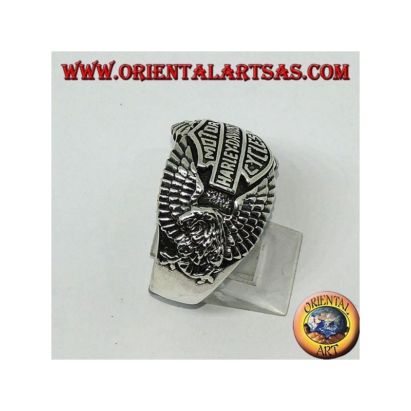 Bague en argent avec le logo Harley Davidson parmi les aigles