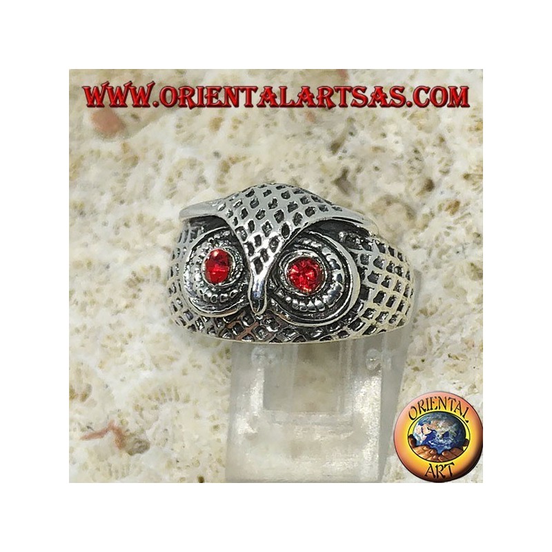 Anello in argento testa di gufo con occhi rossi