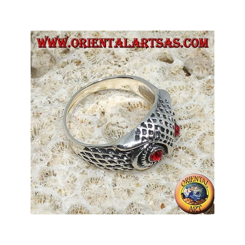 Anello in argento testa di gufo con occhi rossi