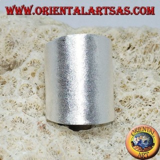 Anello in argento a fascia larga satinata