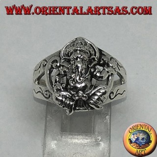 Anillo de plata con Ganesh sentado con seis decoraciones de anillo laterales