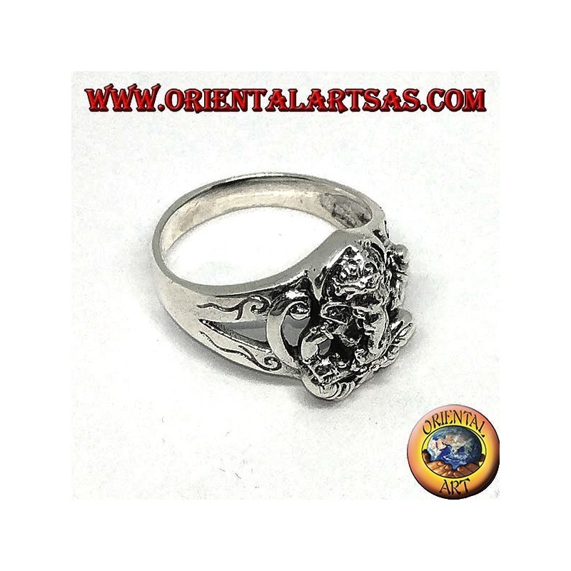Silberring mit sitzendem Ganesh mit sechs seitlichen Ringverzierungen