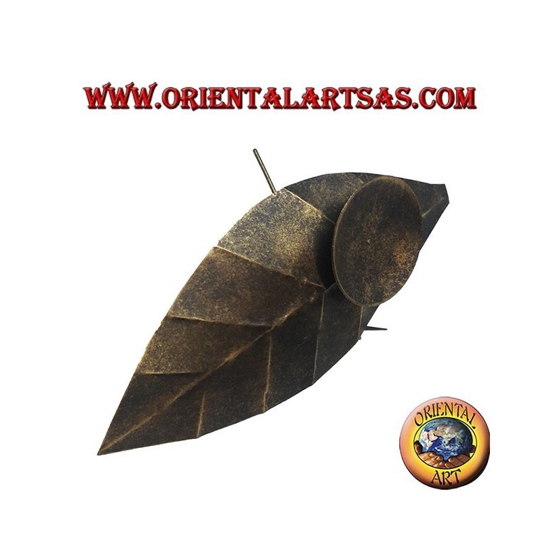 Wrought iron candle holder, ant ferrying machine on the leaf