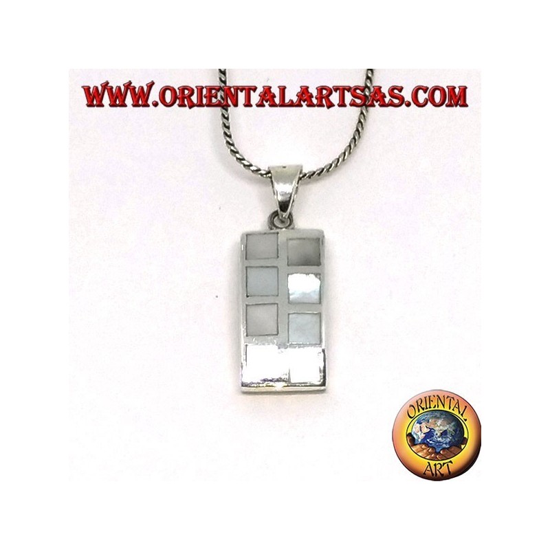 Colgante en plata rectangular con ocho plazas madre perla alternadas