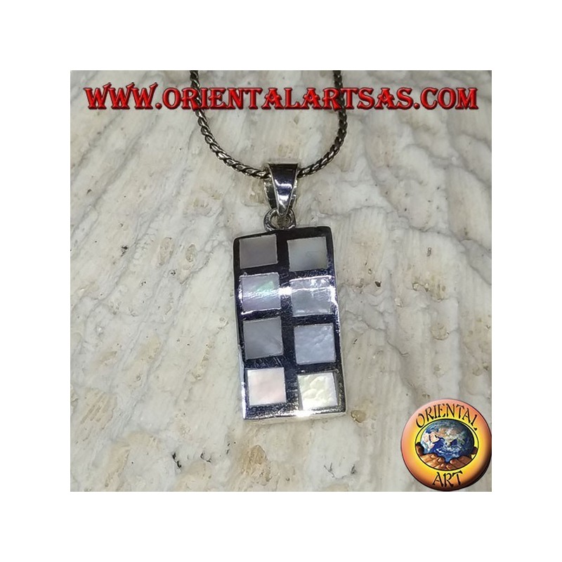 Colgante en plata rectangular con ocho plazas madre perla alternadas