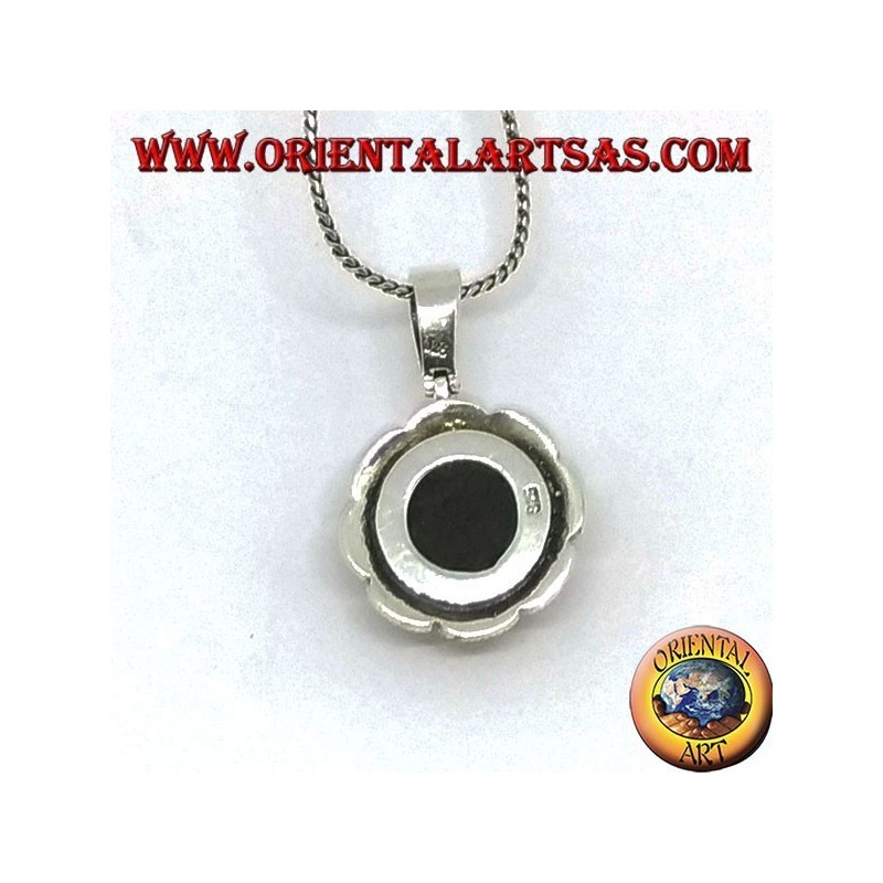 Pendentif en argent avec onyx rond à facettes et marcassite à la bordure de fleurs