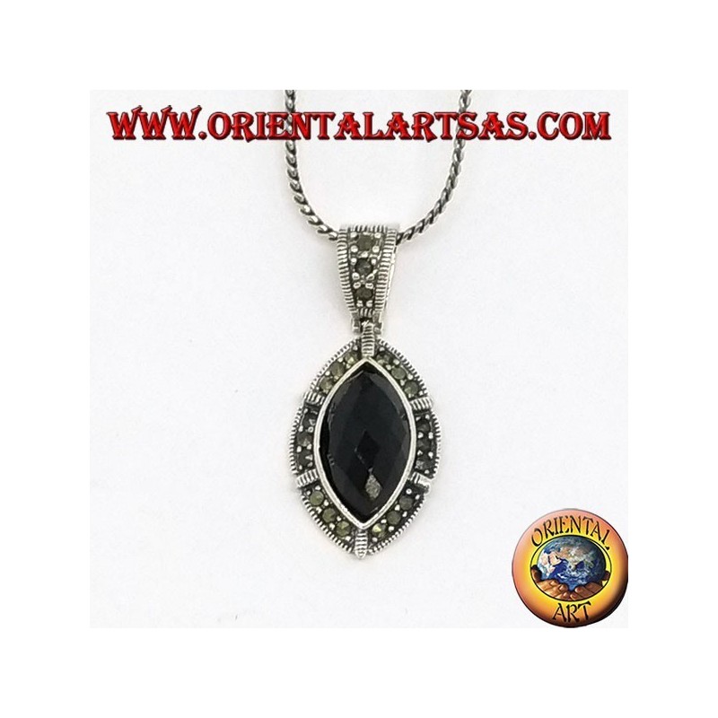 Ciondolo in argento con onice sfaccettata ovale a punta e marcasite sul bordo