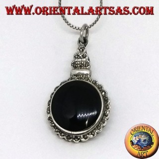 Pendentif en argent avec onyx rond et marcassite à la frontière de style impérial