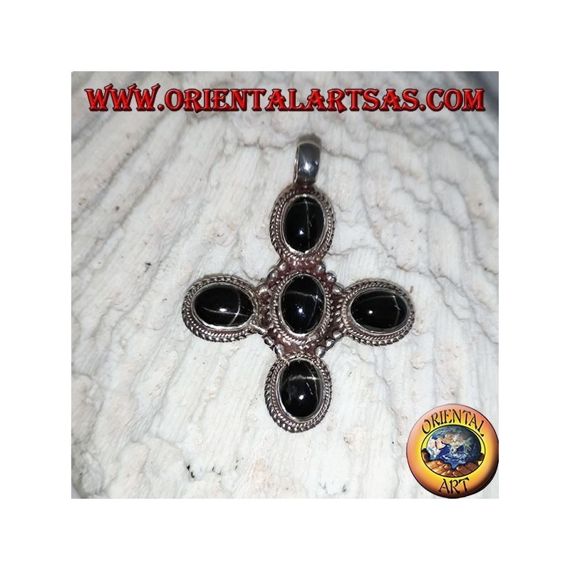 Ciondolo in argento con 5 black star (Diopside) ovali a forma di croce