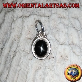 Pendentif en argent avec étoile noire (Diopside) ovale et bord lisse