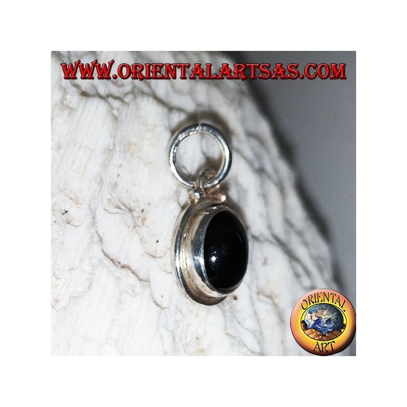 Pendentif en argent avec étoile noire (Diopside) ovale et bord lisse