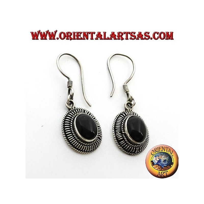 Handgemachte silberne Ohrringe mit ovalem Onyx