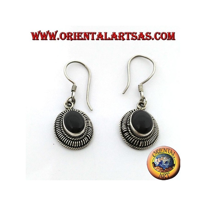Pendientes artesanales de plata con ónix oval.