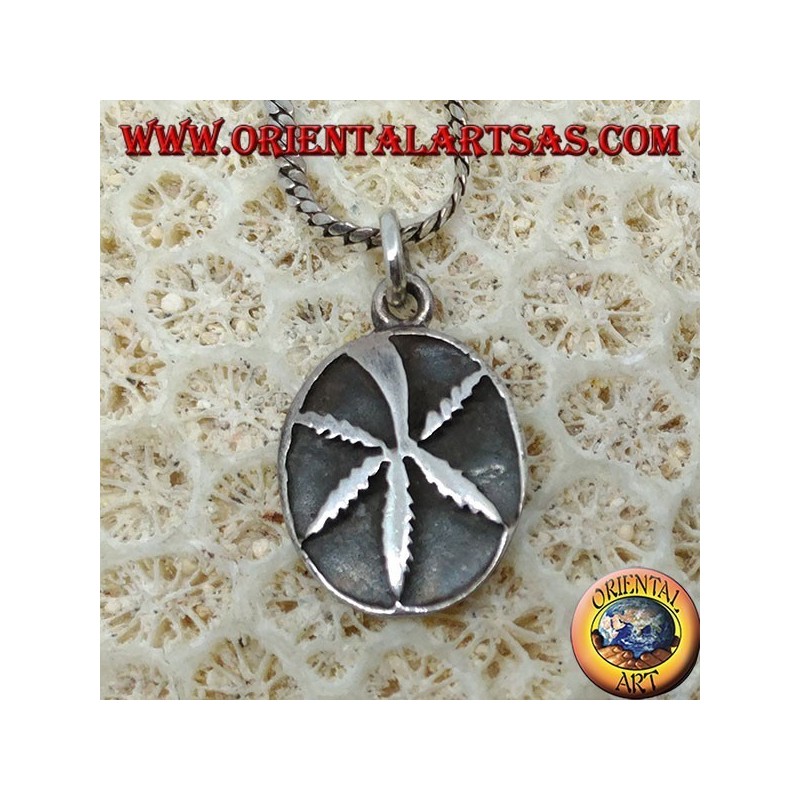 Pendentif en argent avec feuille de marijuana en bas-relief