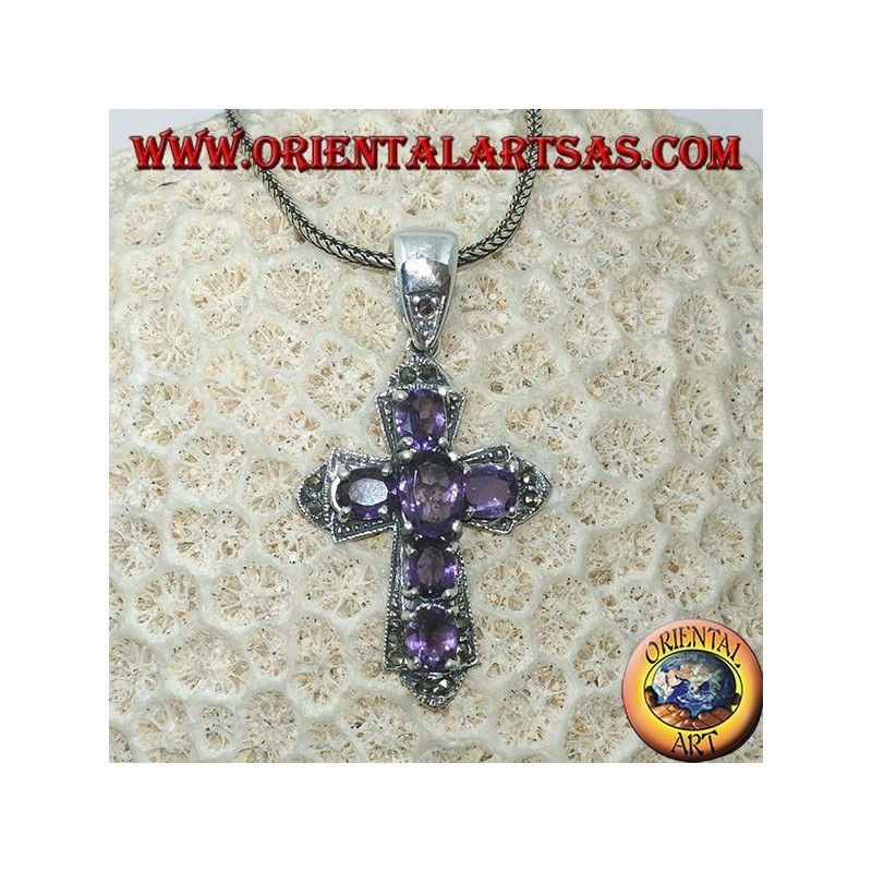 Colgante de plata con forma de cruz con marcassites y seis amatistas.