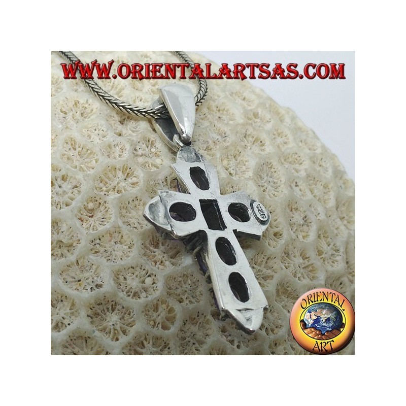 Pendentif en argent en forme de croix avec des marcassites et six améthystes