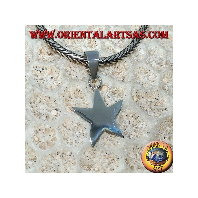 Simple pendentif en argent en forme d'étoile