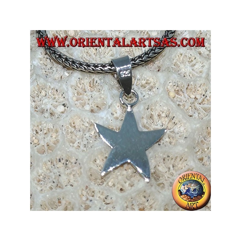 Simple pendentif en argent en forme d'étoile