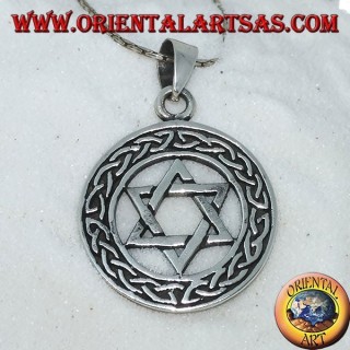 Pendentif étoile de David en argent dans le cercle avec noeud