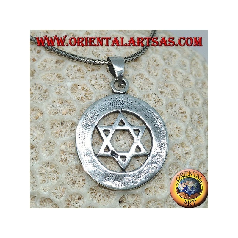 Pendentif étoile de David en argent dans le cercle avec noeud